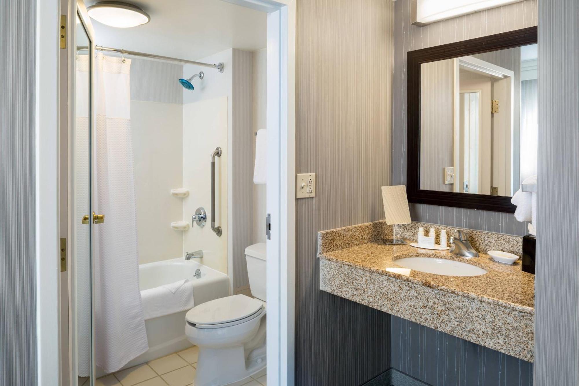 Готель Courtyard Providence Downtown Екстер'єр фото